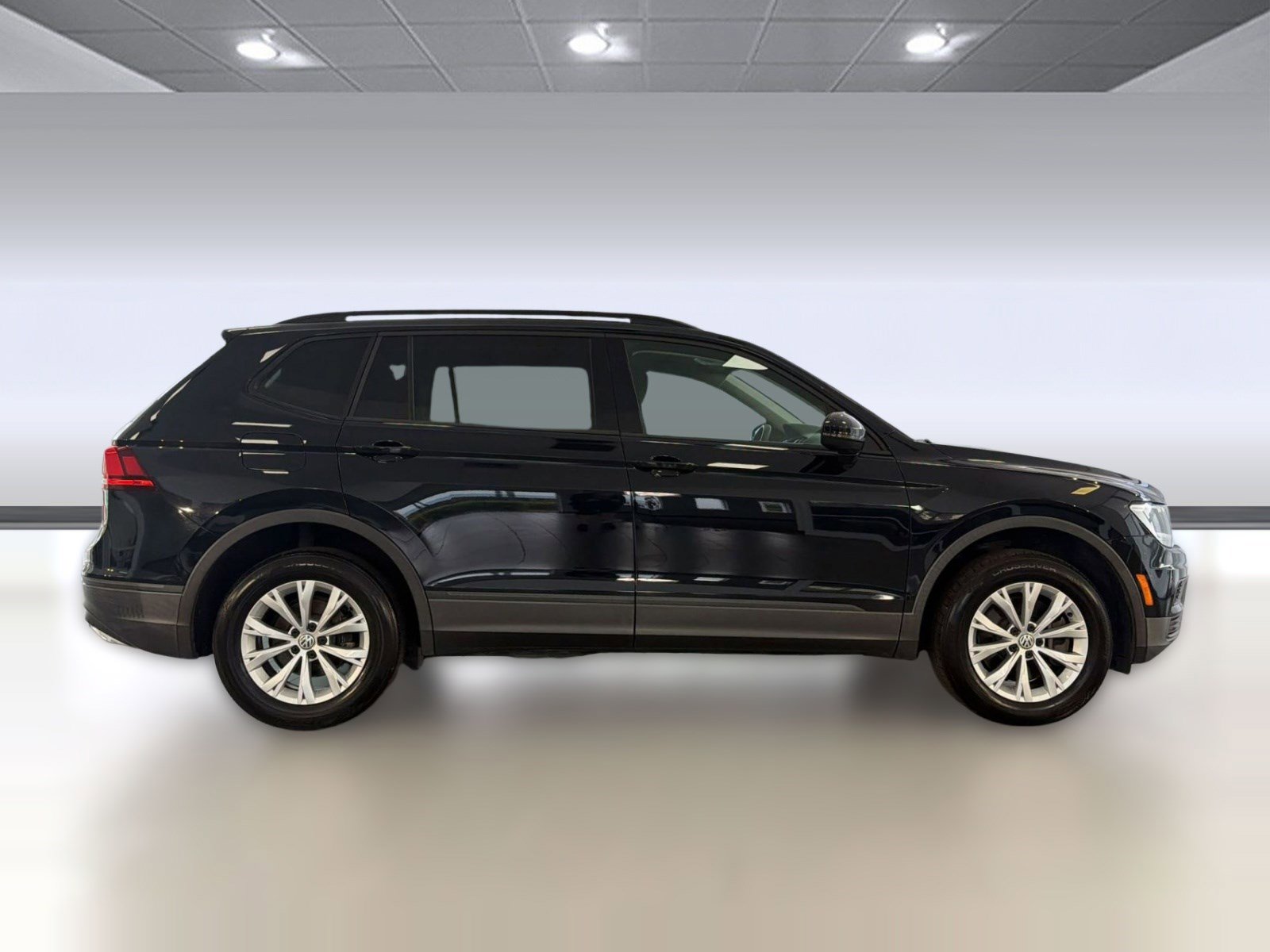 Used 2019 Volkswagen Tiguan S w/ Driver Assistance Package image 8