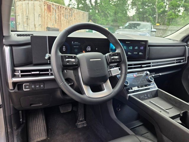 Used 2025 Hyundai Santa Fe SEL FWD image 15