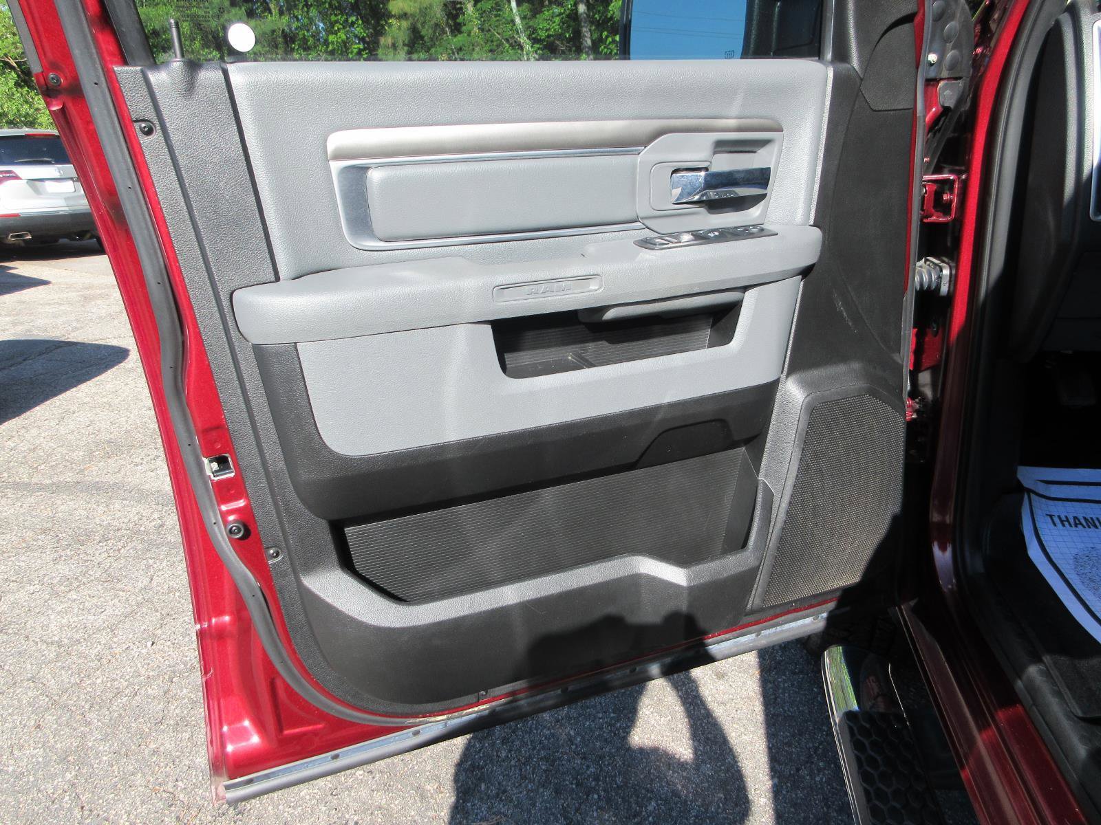 Used 2019 RAM 1500 Big Horn AWD/4WD image 12
