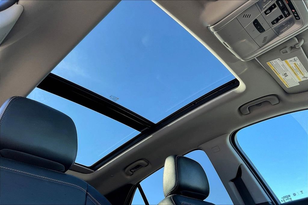 Used 2023 Chevrolet Equinox Premier image 17