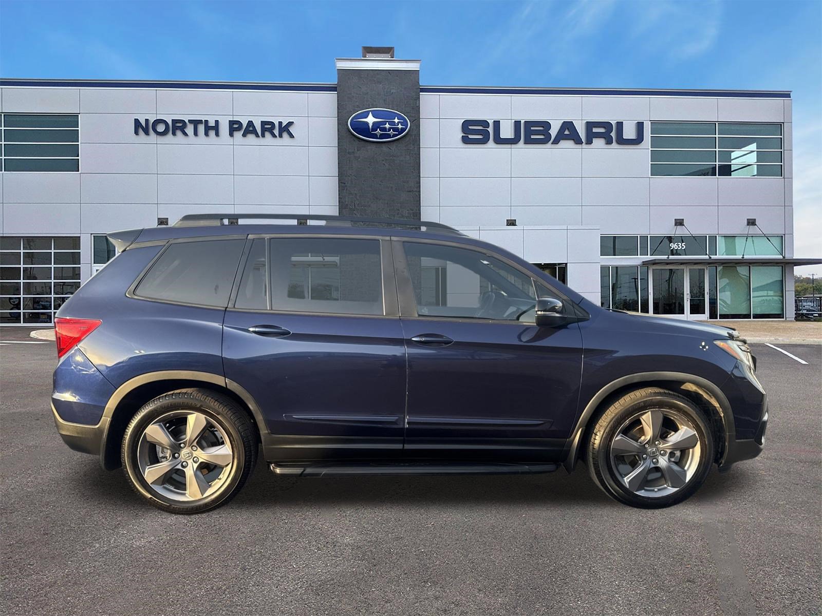 Used 2019 Honda Passport Touring image 2