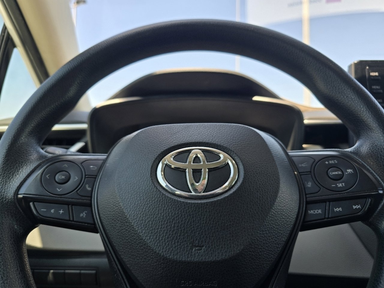 Used 2022 Toyota Corolla LE FWD image 22