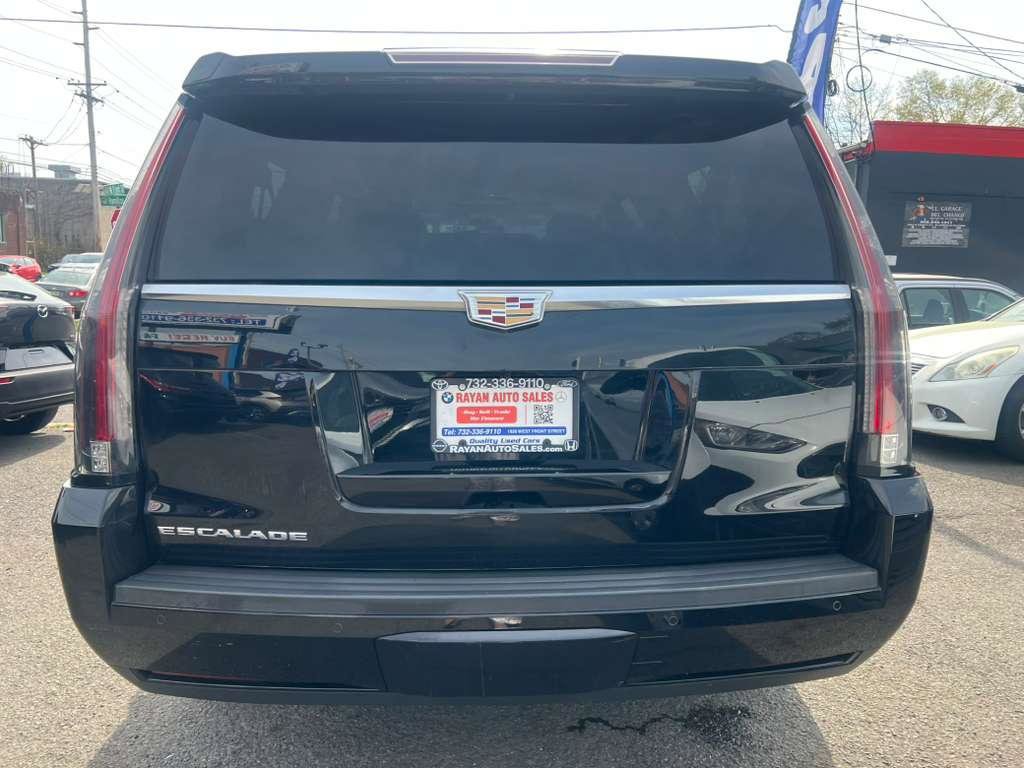 Used 2016 Cadillac Escalade ESV Luxury image 8