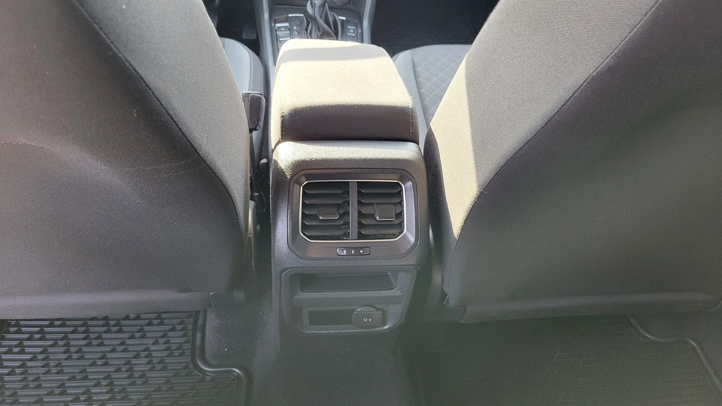 Used 2018 Volkswagen Tiguan S image 16