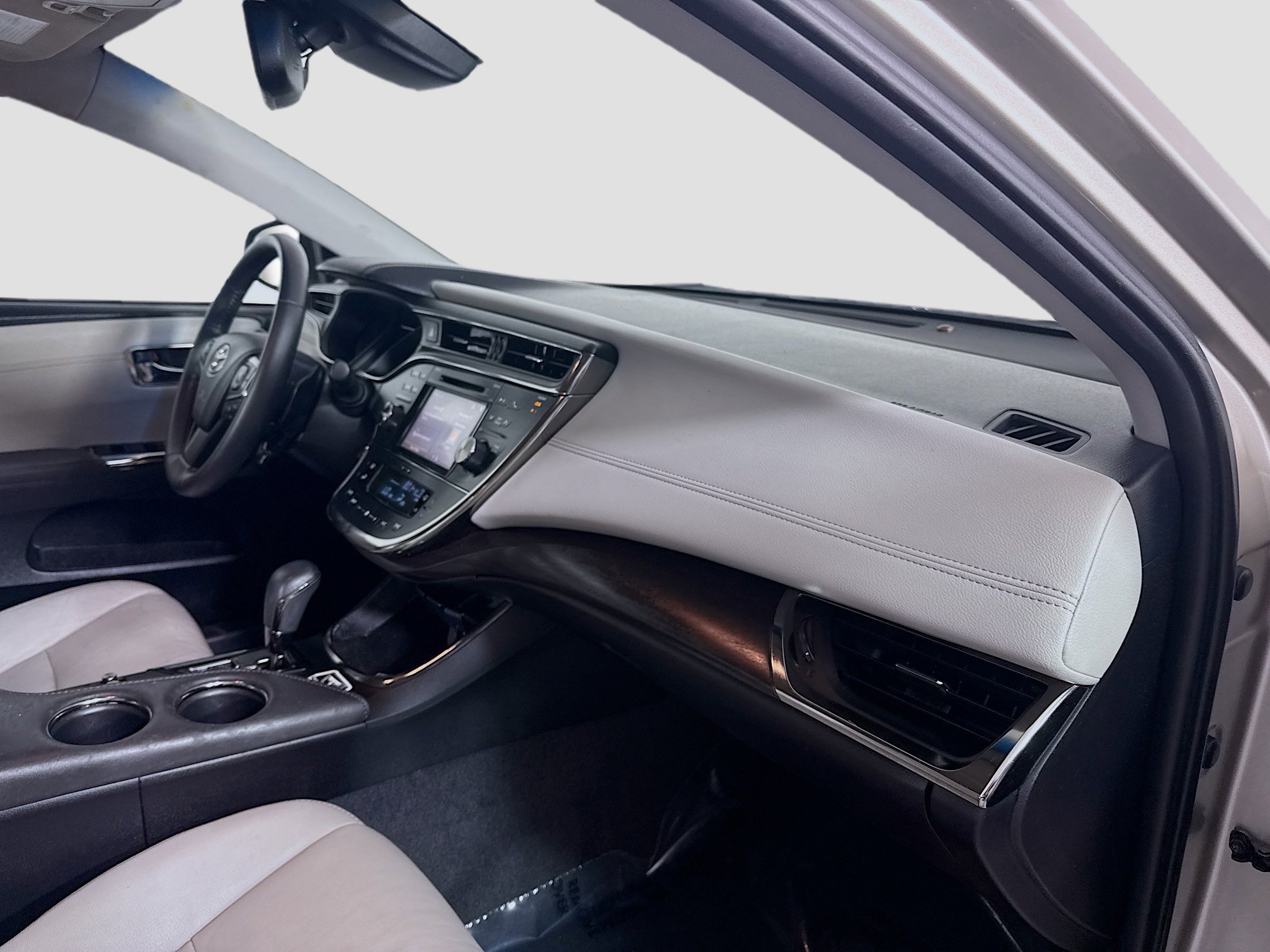 Used 2017 Toyota Avalon XLE image 30