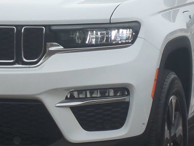 Used 2022 Jeep Grand Cherokee Limited 4xe w/ Luxury Tech Group II AWD/4WD image 17