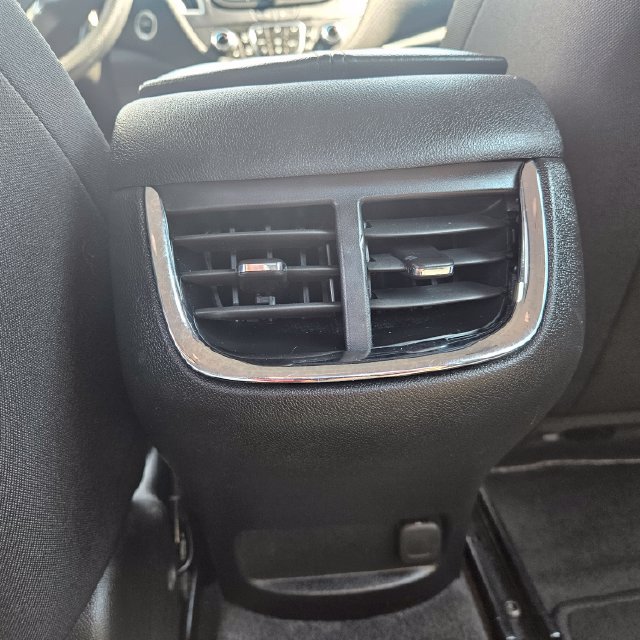 Used 2024 Chevrolet Malibu LT FWD image 18
