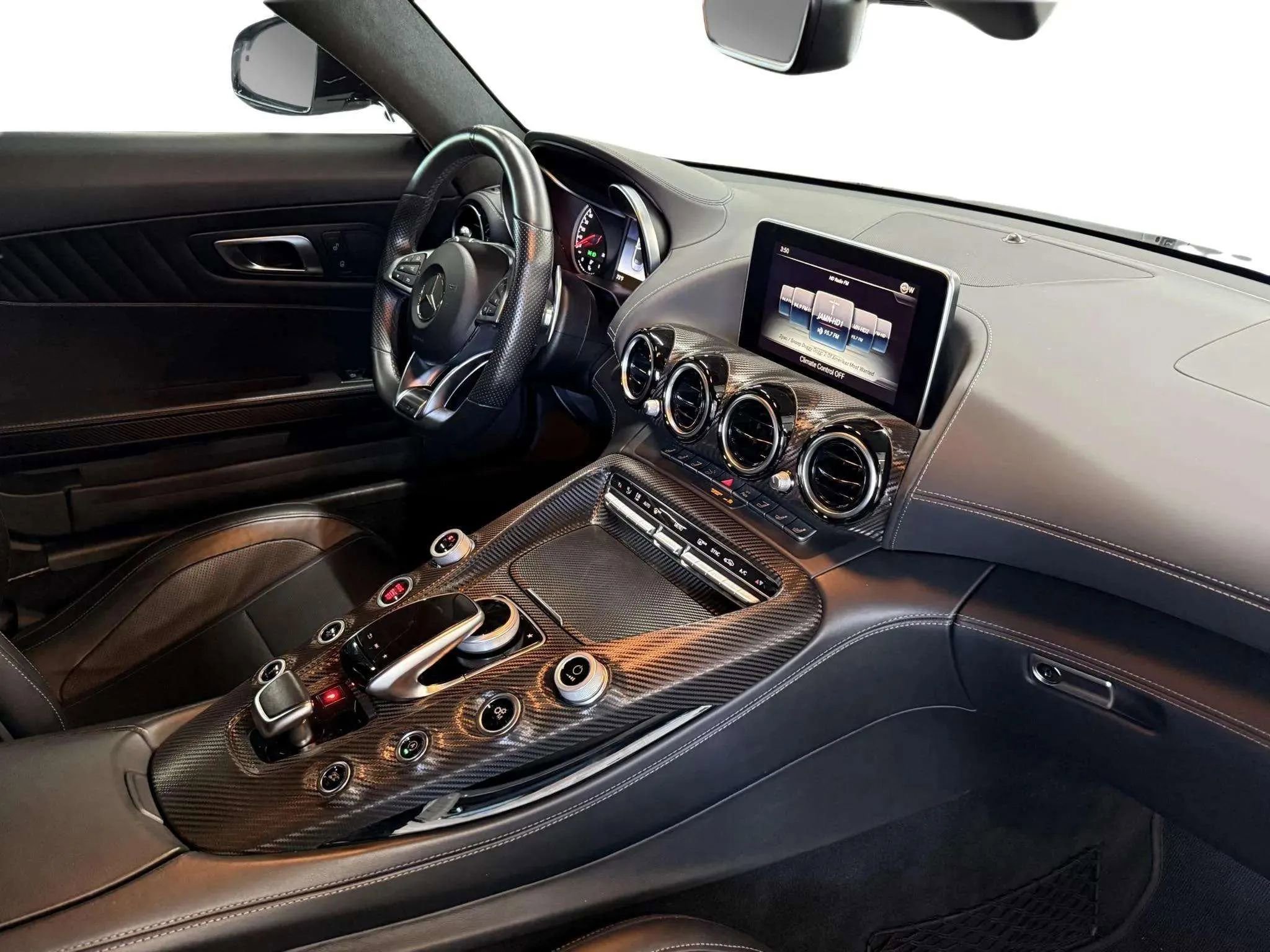 Used 2018 Mercedes-Benz AMG GT Roadster image 15