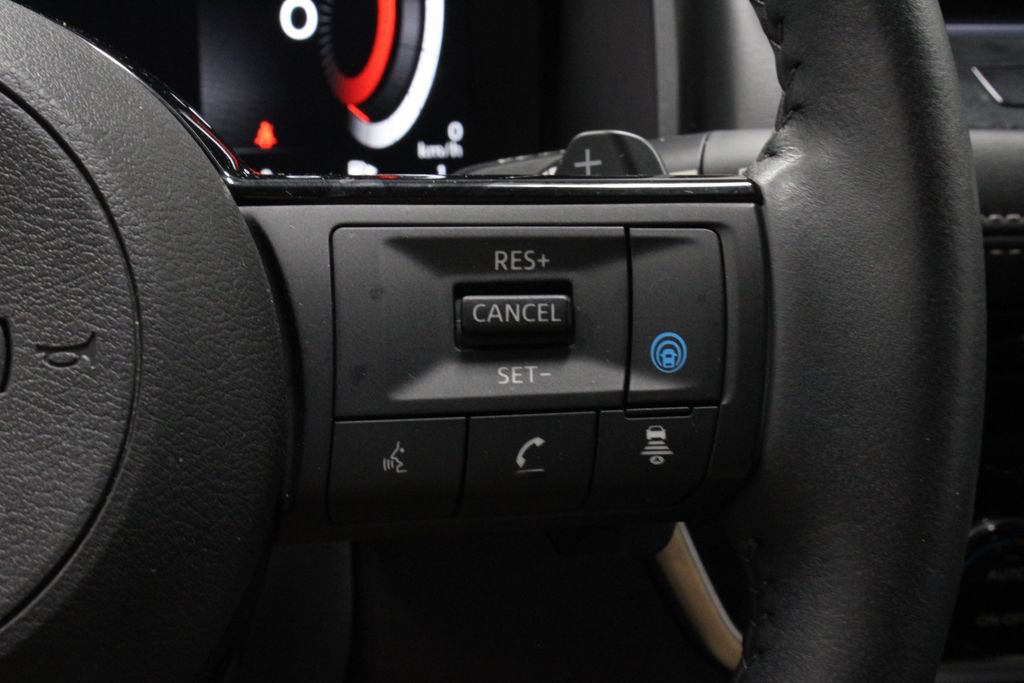 Used 2024 Nissan Rogue SL AWD/4WD image 28