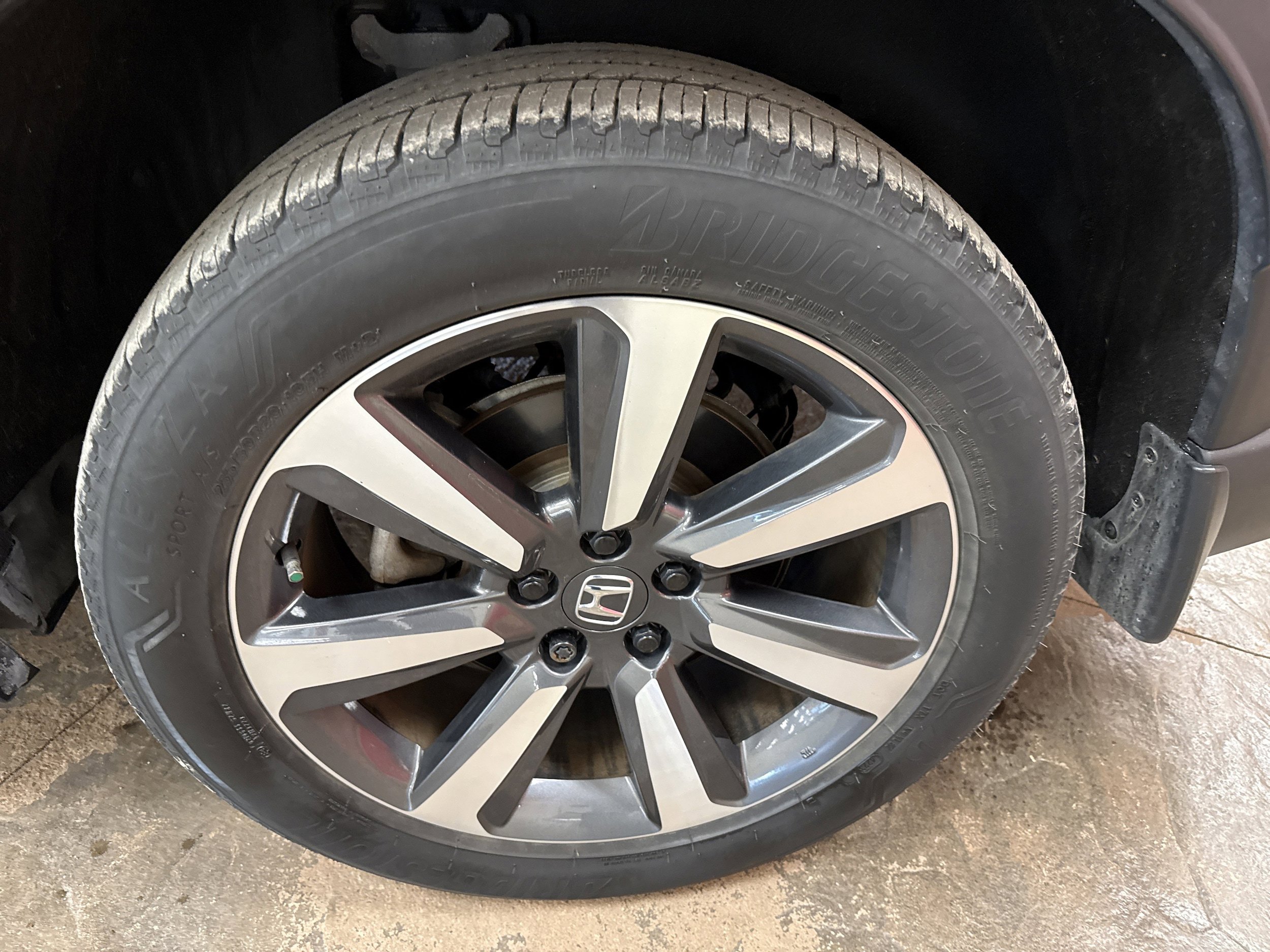 Used 2024 Honda Pilot Touring image 9