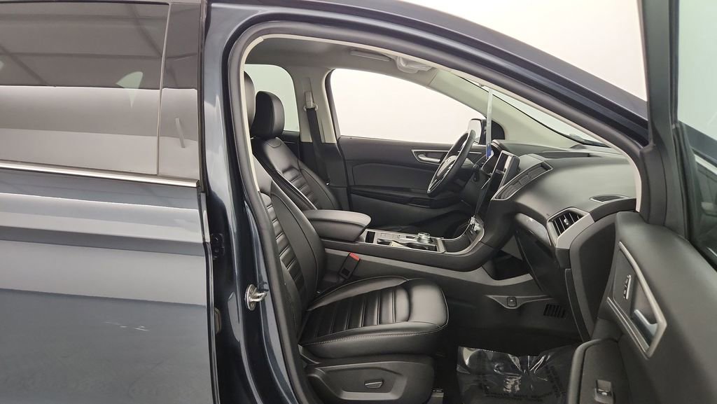 Used 2023 Ford Edge SEL w/ Convenience Package image 29
