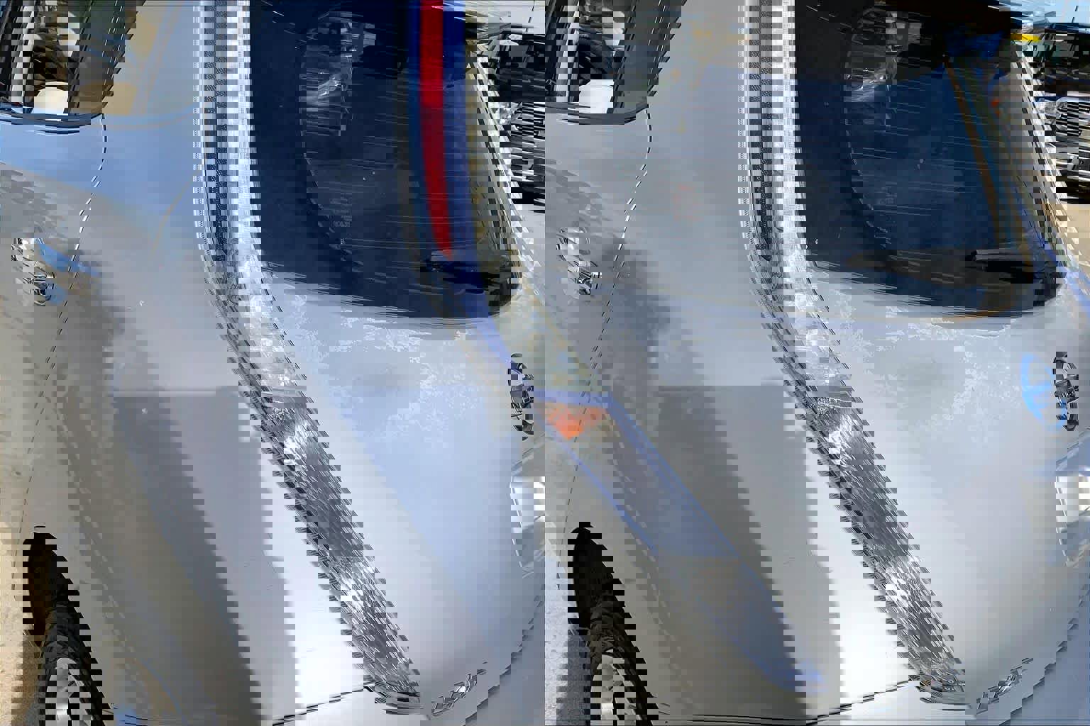 Used 2012 Nissan Leaf SL image 27