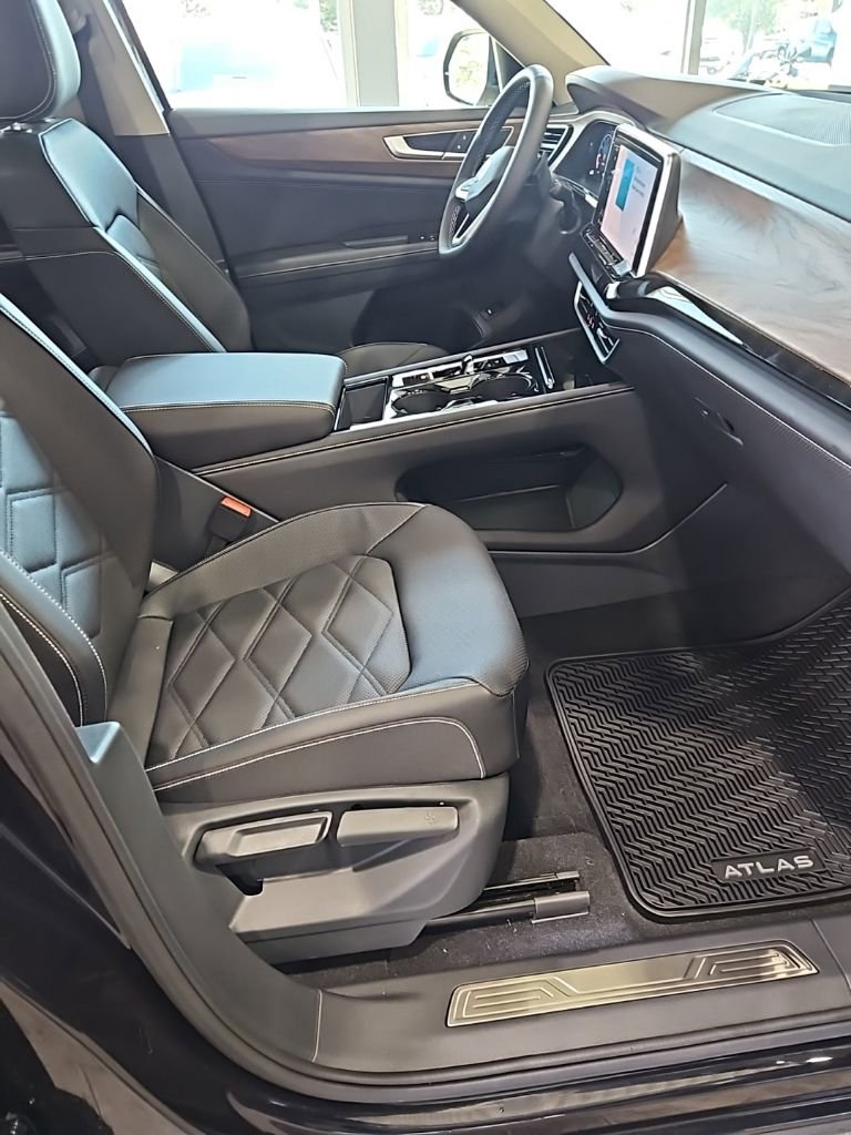 New 2026 Volkswagen Atlas SE image 14