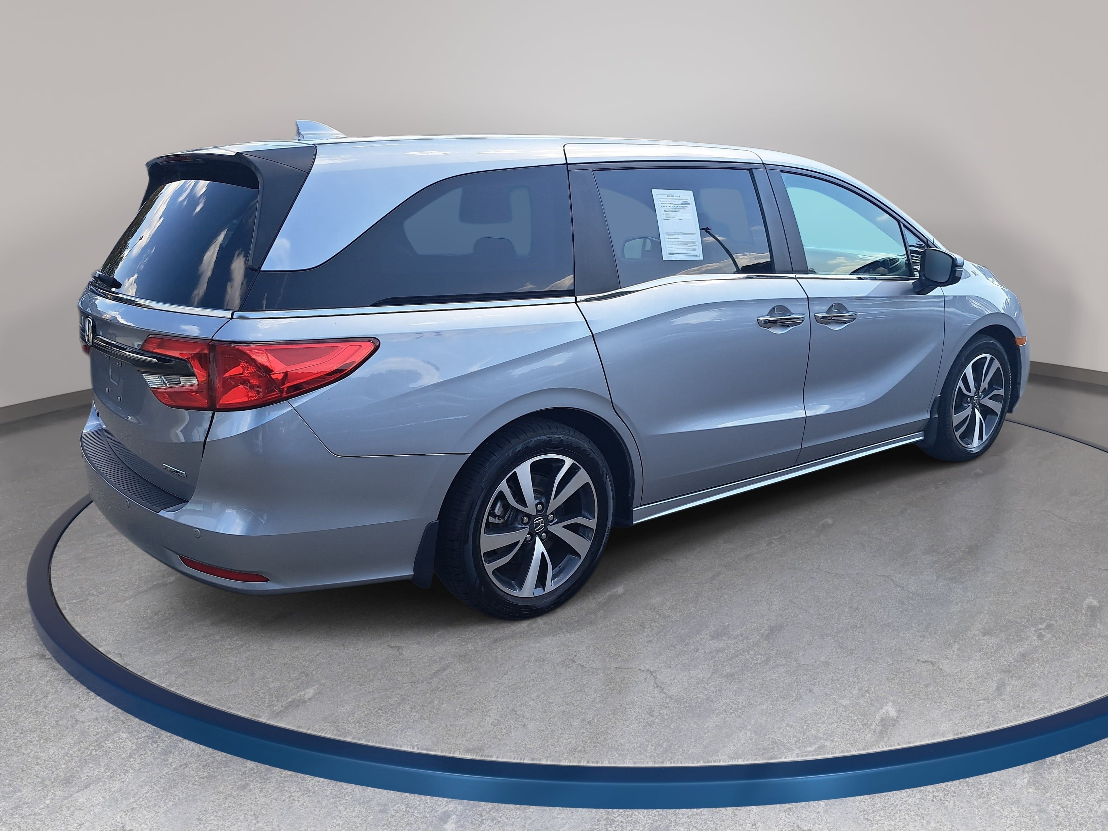 Used 2024 Honda Odyssey Touring image 5