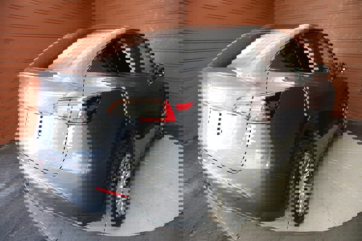 Used 2023 Tesla Model Y Long Range image 18