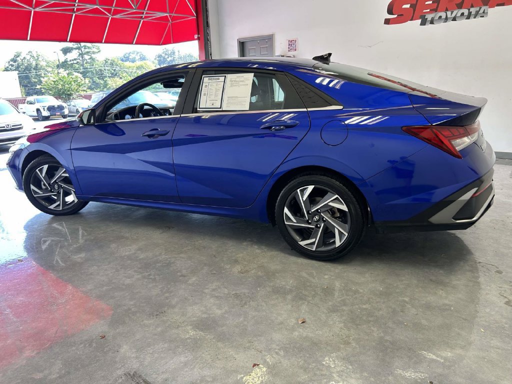 Used 2025 Hyundai Elantra Limited FWD image 6