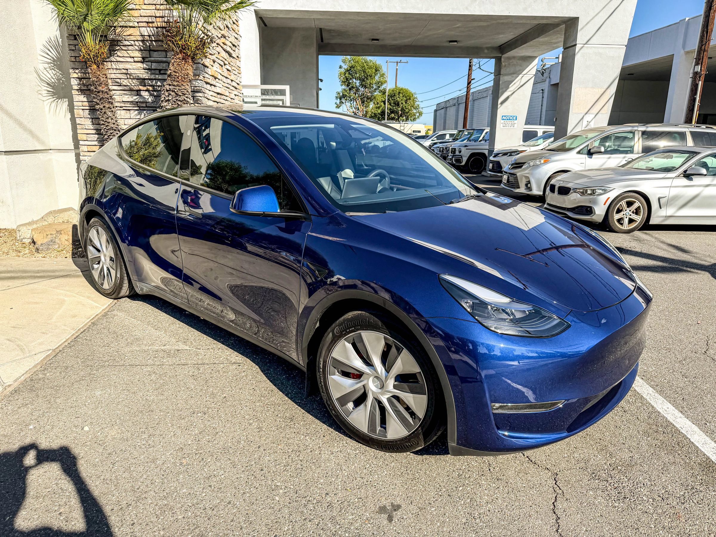 Used 2023 Tesla Model Y Performance AWD/4WD image 2
