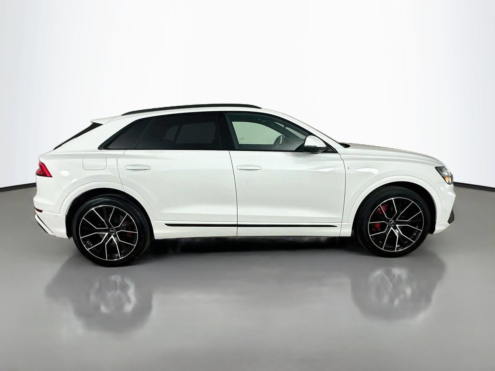 Used 2023 Audi Q8 Prestige w/ Prestige Package AWD/4WD image 4