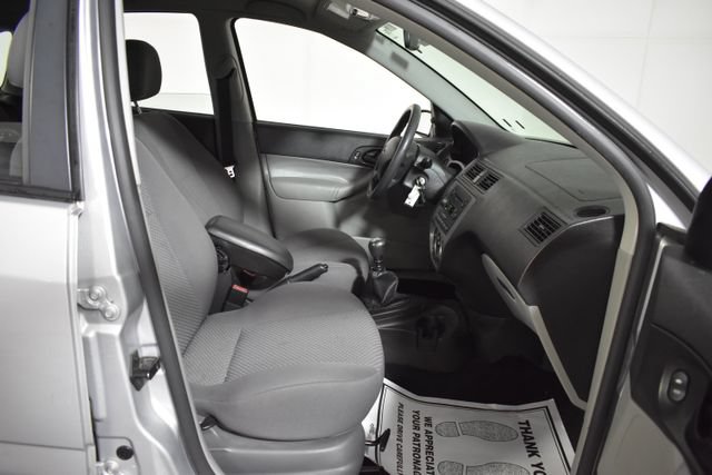 Used 2007 Ford Focus S FWD image 22