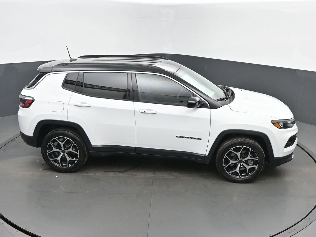Used 2025 Jeep Compass Limited image 43