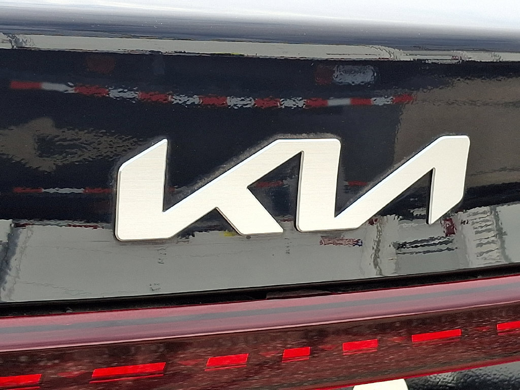 Certified 2024 Kia Forte LXS w/ LXS Technology Package FWD image 32