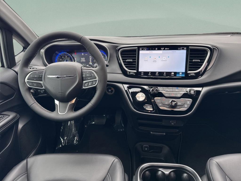 New 2026 Chrysler Voyager LX image 29