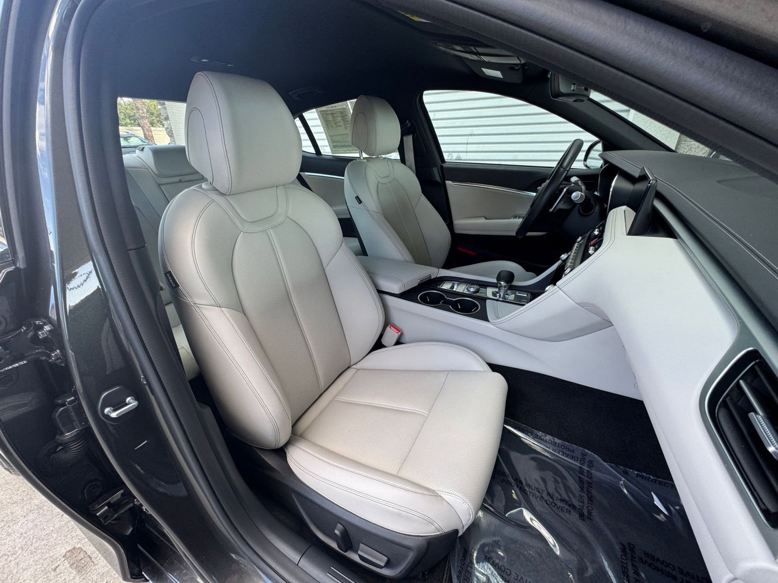 Used 2025 Genesis G70 2.5T image 36