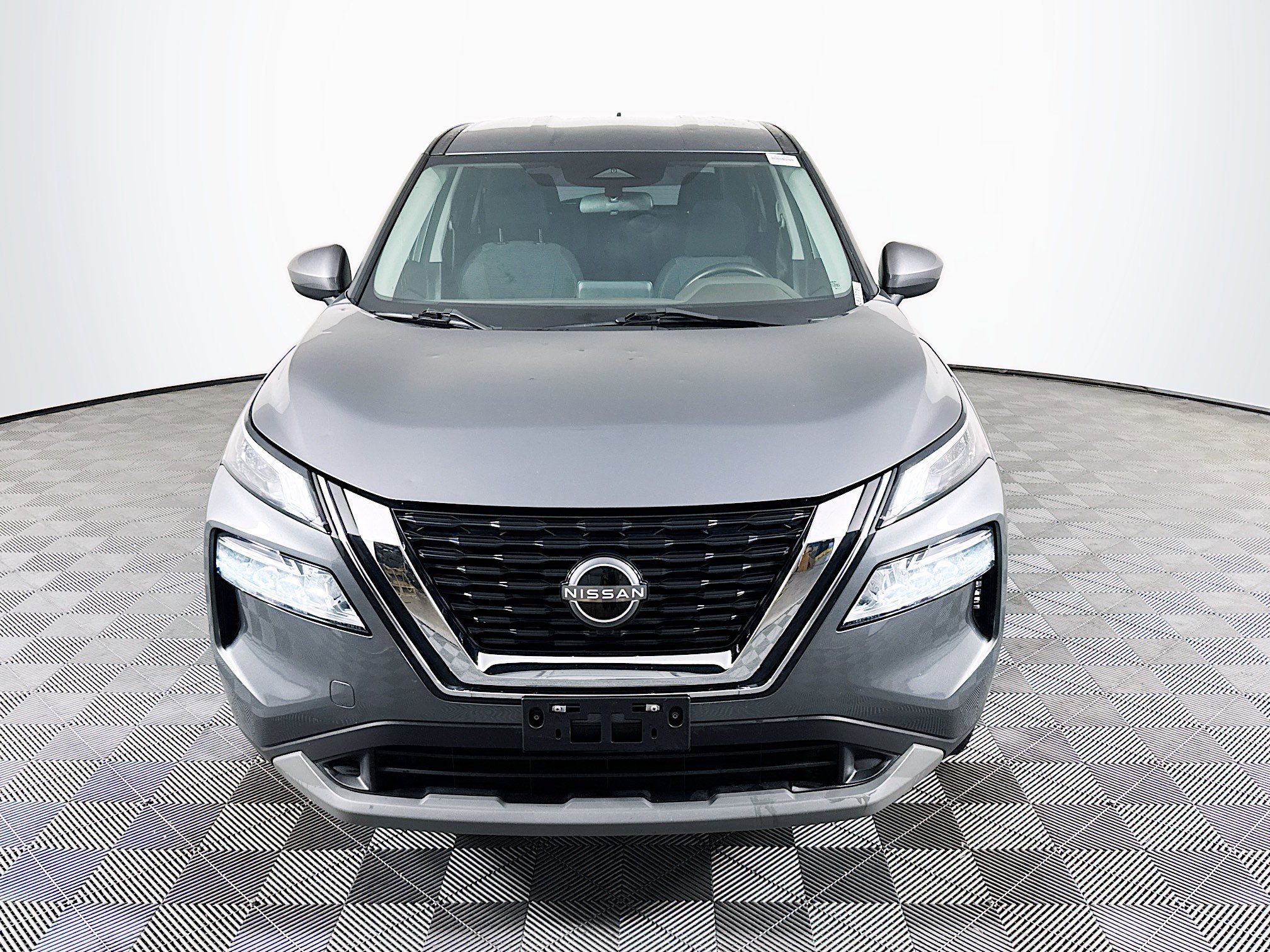 Used 2023 Nissan Rogue SV FWD image 2