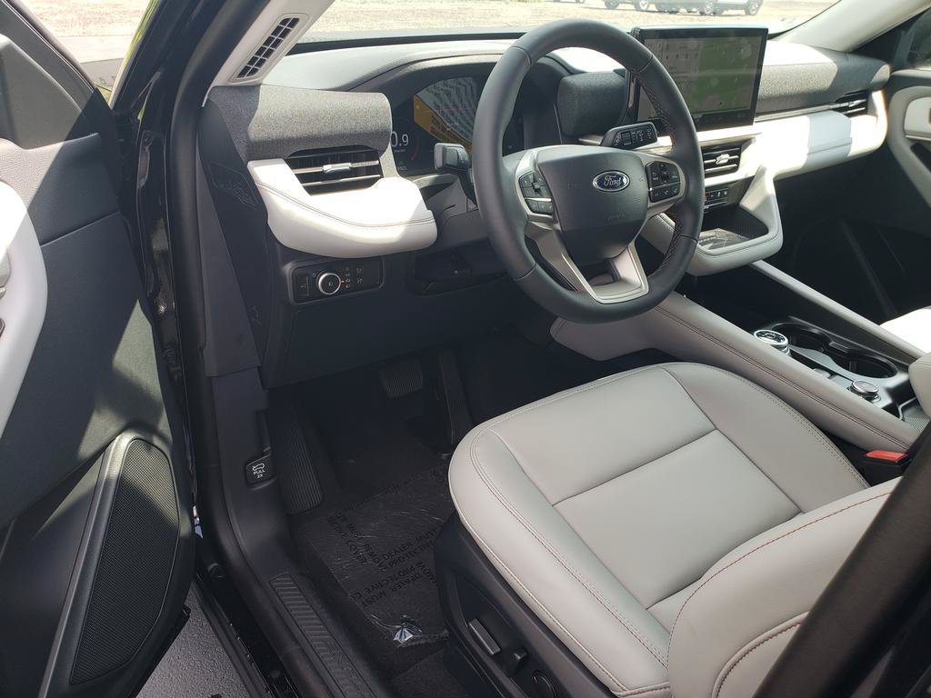 New 2026 Ford Explorer Active w/ Active Comfort Package AWD/4WD image 6