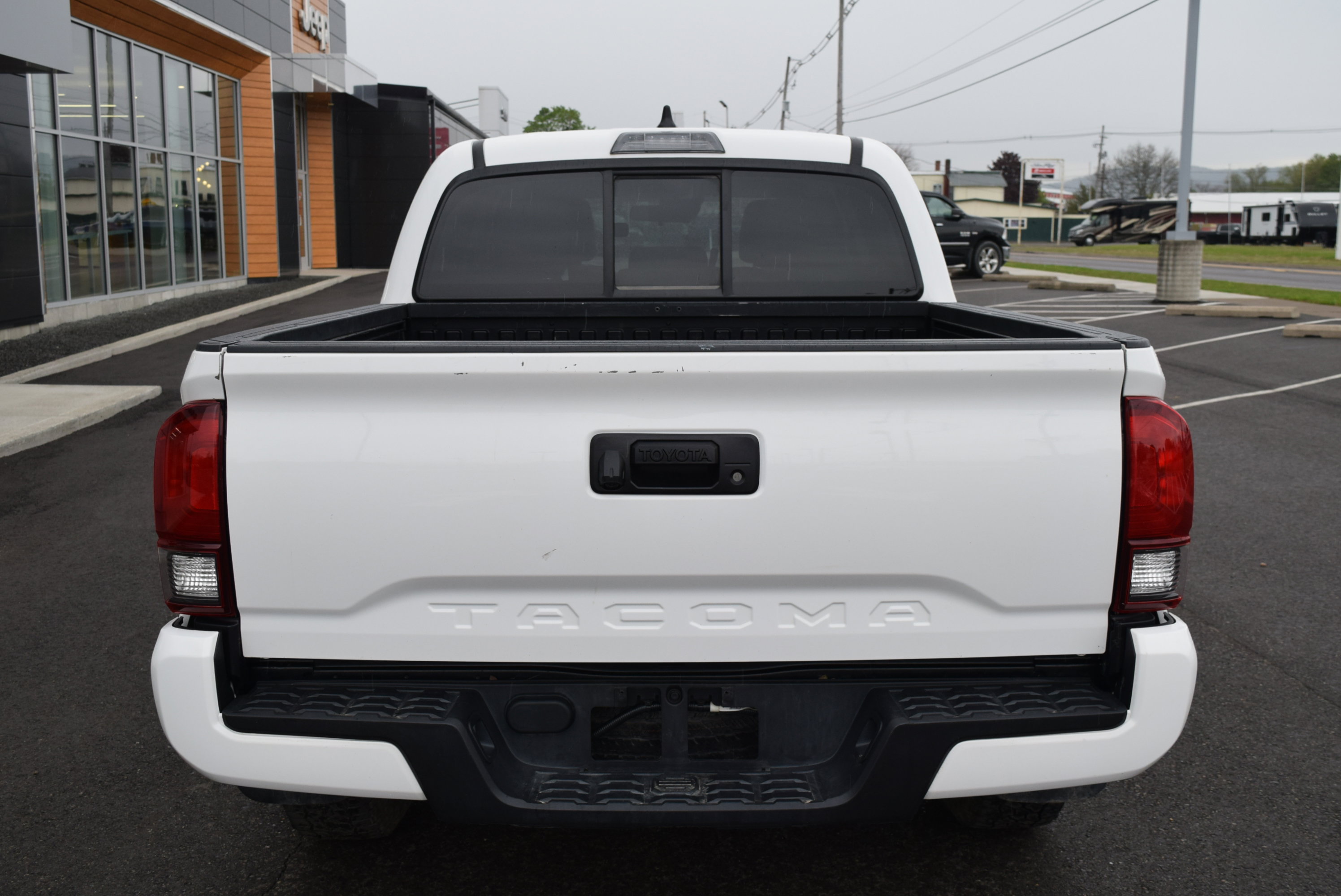 Used 2023 Toyota Tacoma SR w/ SR Convenience Package RWD image 7