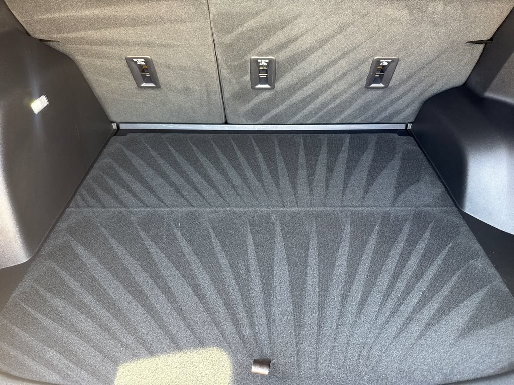 Used 2025 Chevrolet Equinox LT w/ Safety and Technology Package FWD image 10