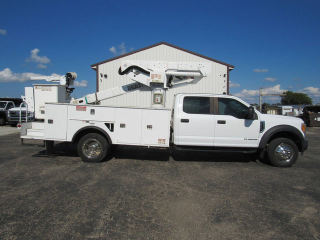 Used 2017 Ford F550 2WD Crew Cab Super Duty image 2