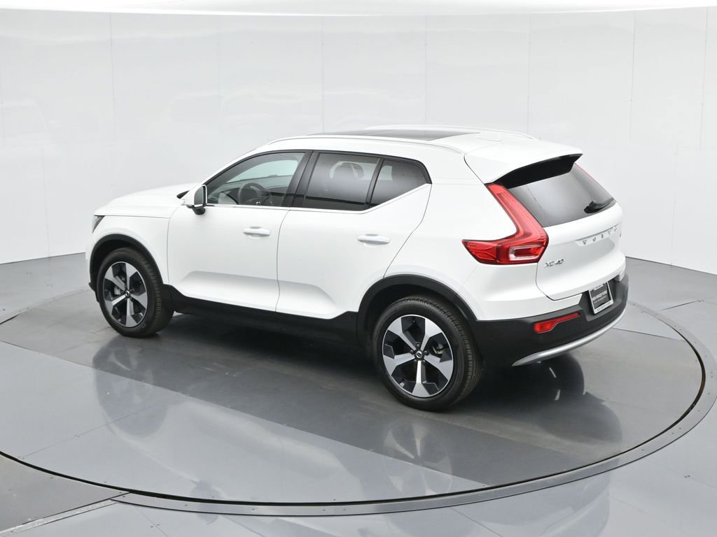 Used 2025 Volvo XC40 B5 Plus image 48