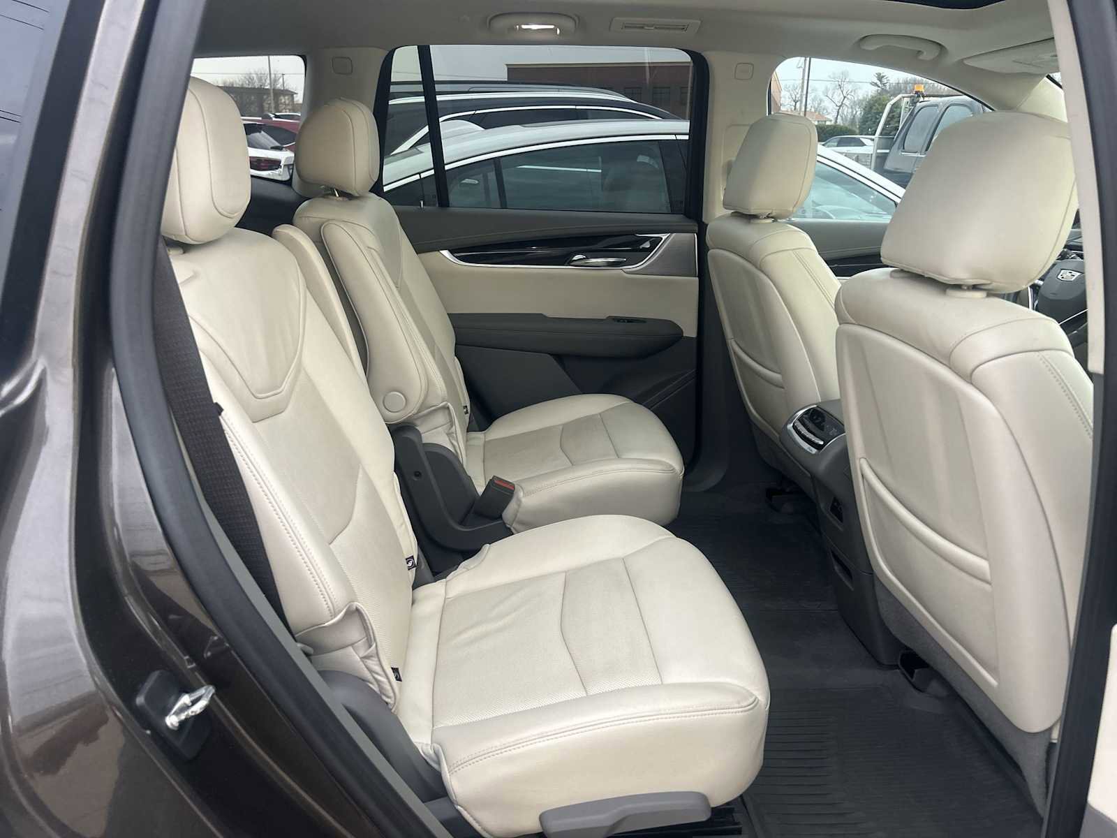 Used 2020 Cadillac XT6 Premium Luxury image 28