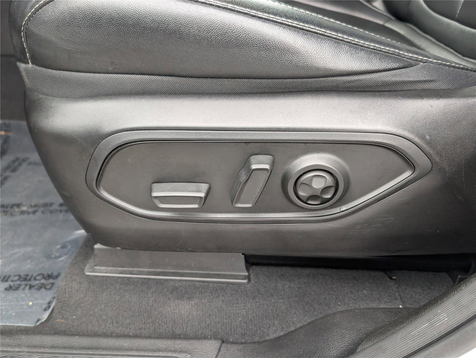 Used 2024 Jeep Grand Cherokee Limited image 19