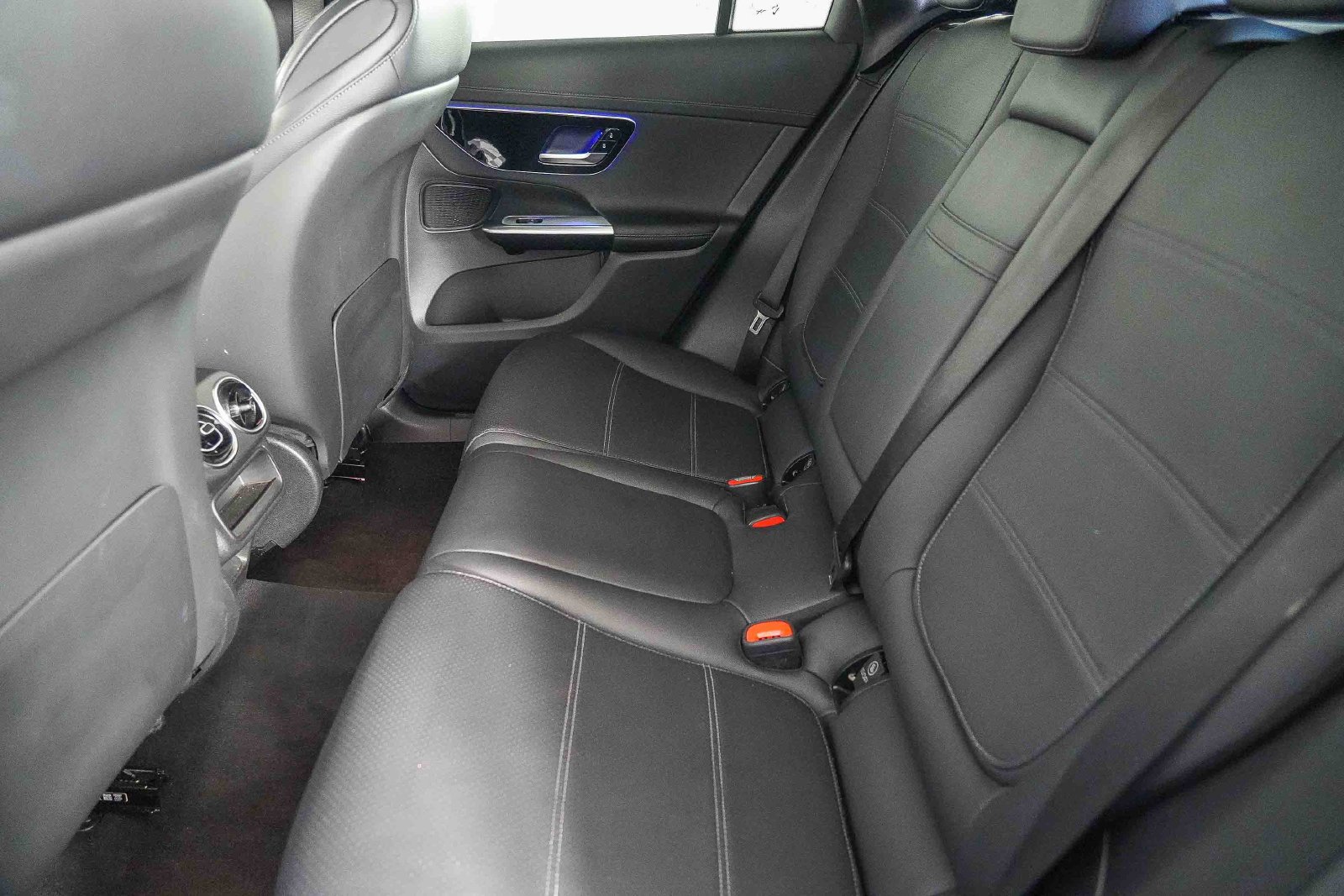 Used 2024 Mercedes-Benz GLC 300 image 18