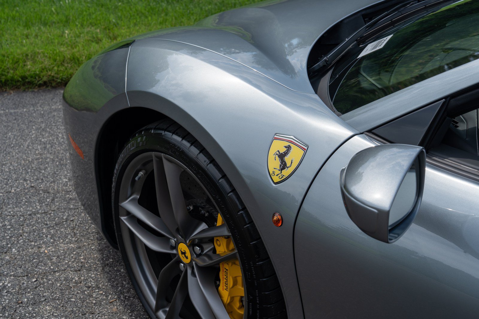 Used 2019 Ferrari 488 Spider RWD image 10