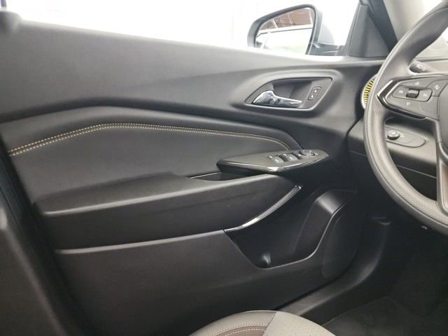Used 2024 Chevrolet Trax LT image 16