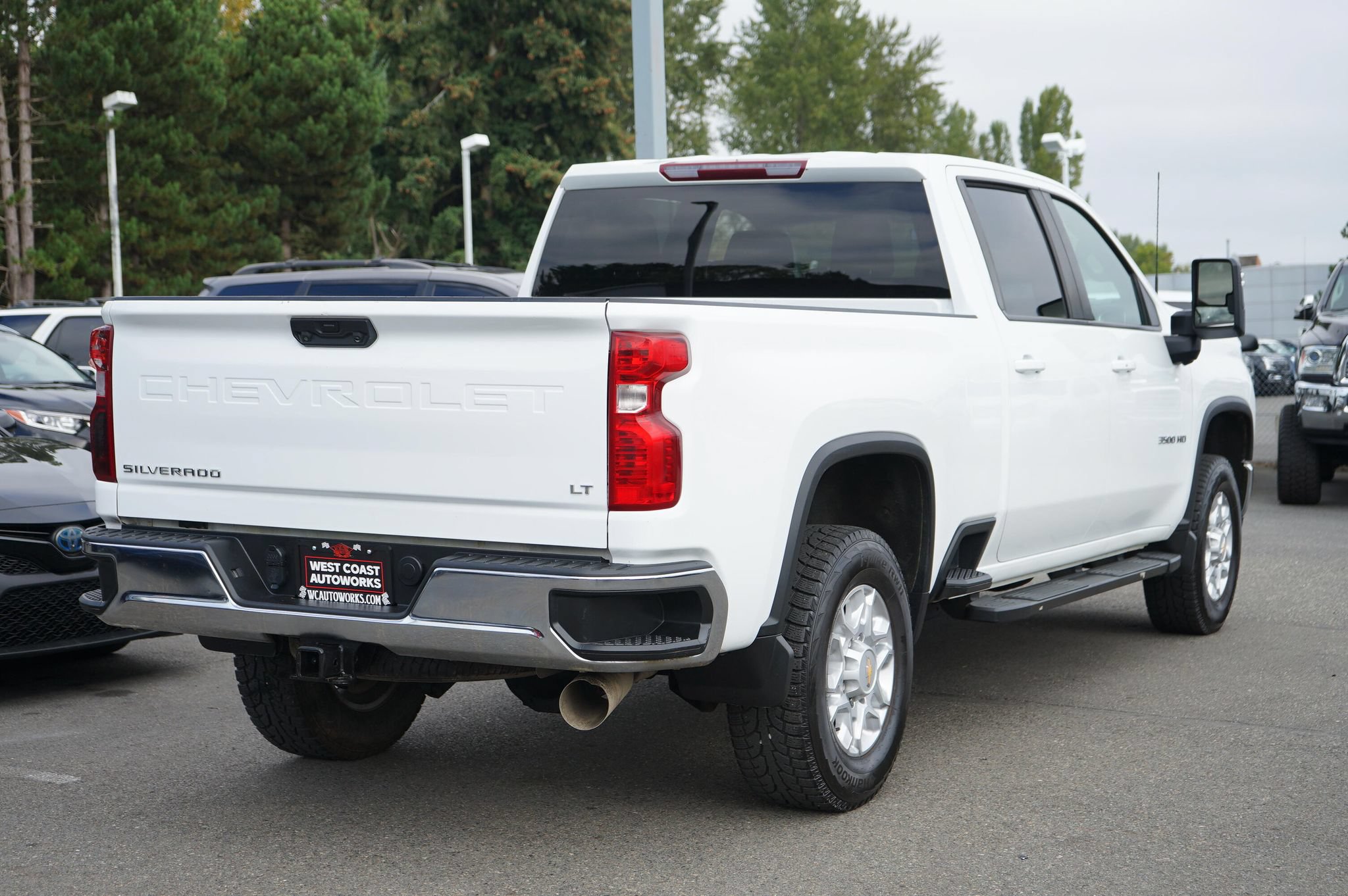Used 2022 Chevrolet Silverado 3500 LT w/ Convenience Package AWD/4WD image 5