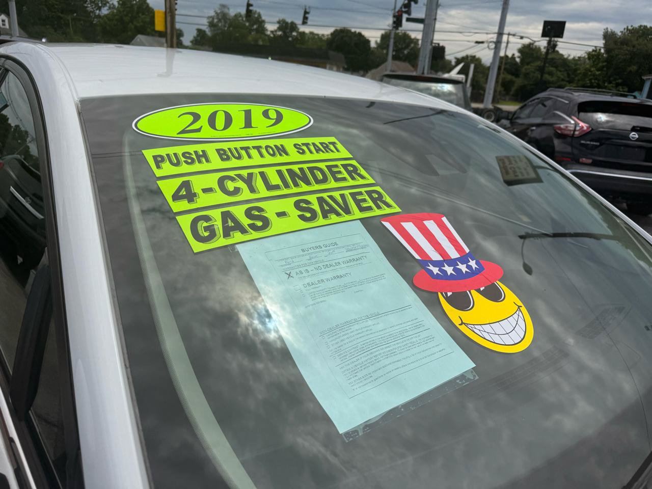 Used 2019 Ford Fusion SE FWD image 2