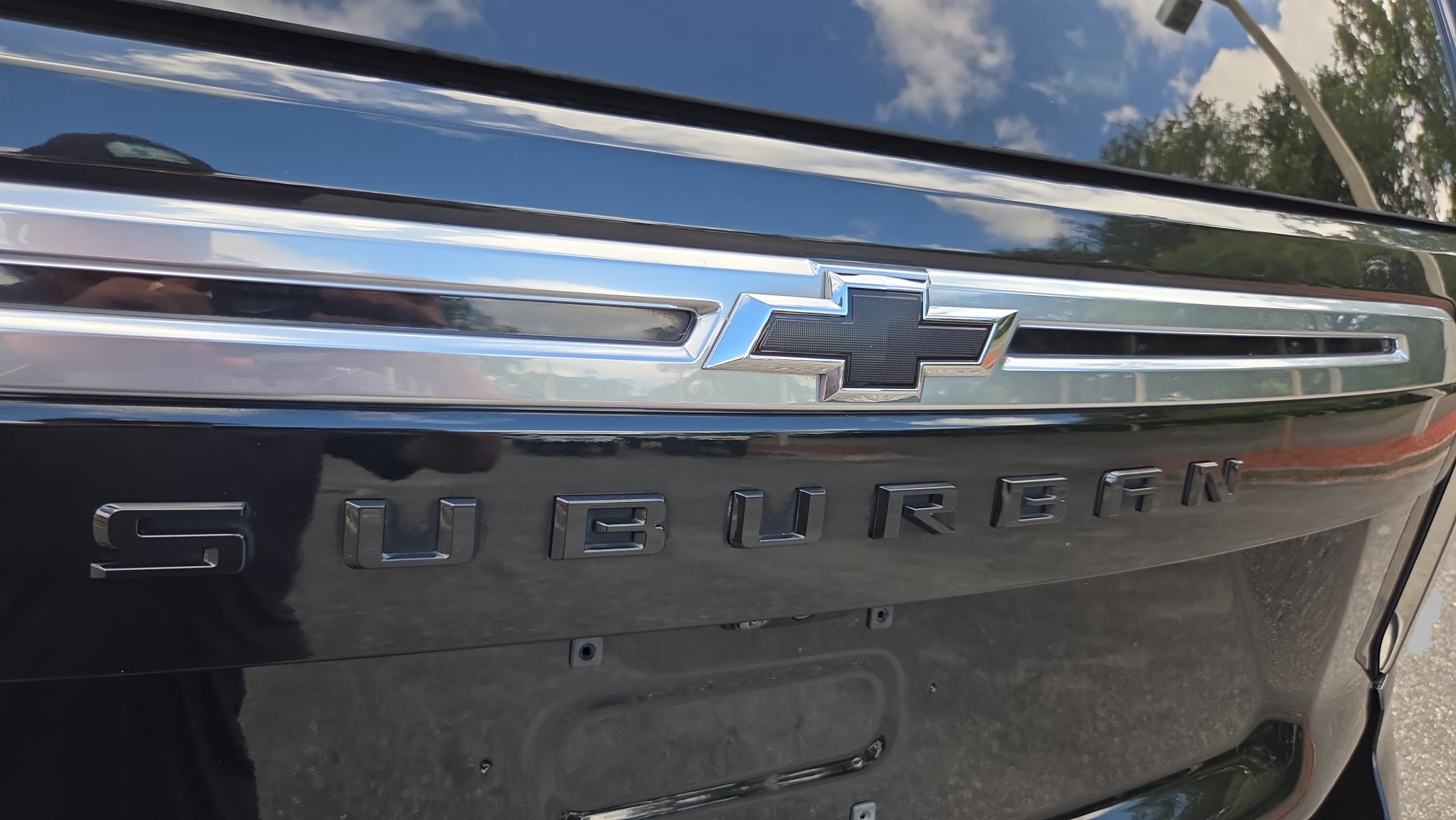 Certified 2023 Chevrolet Suburban High Country AWD/4WD image 15