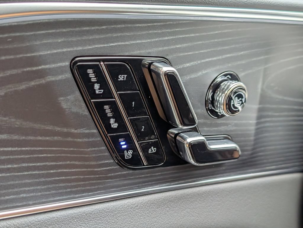 Certified 2026 Cadillac Lyriq Premium Luxury AWD/4WD image 31