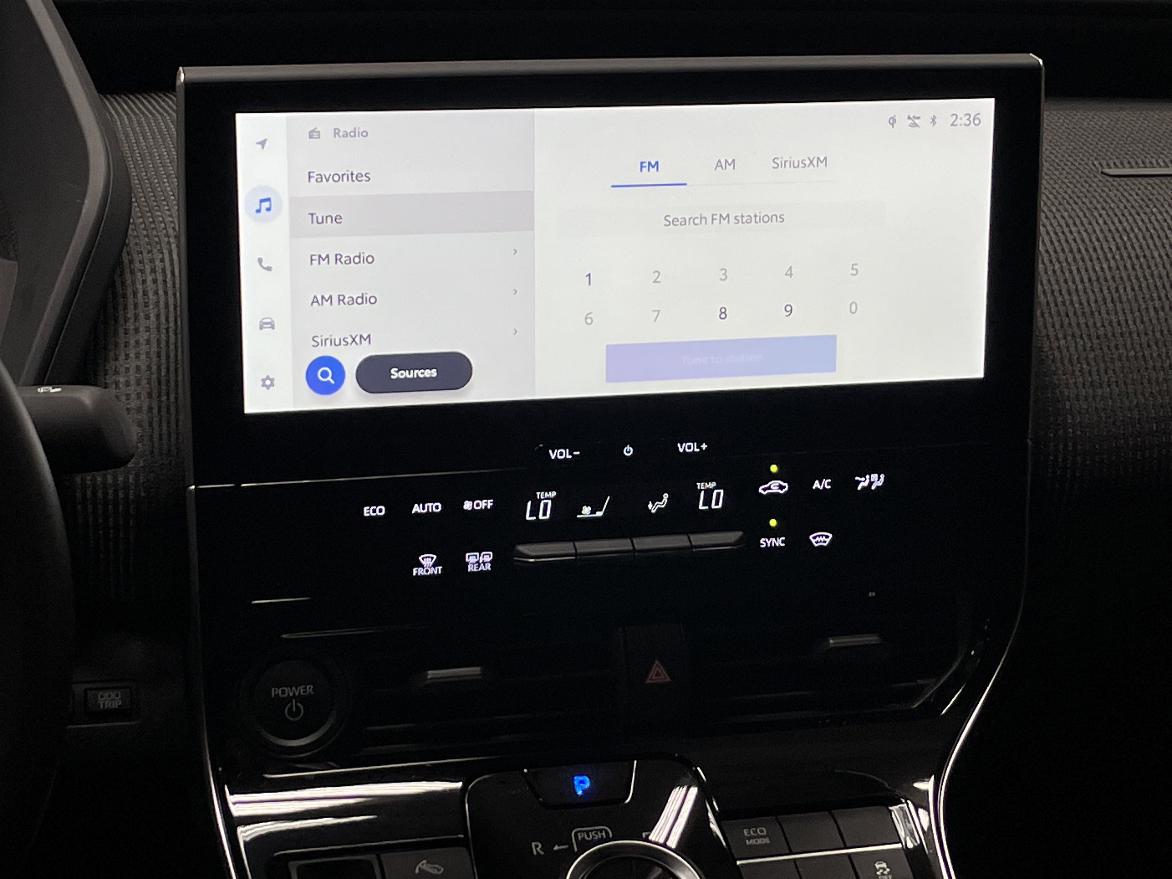 Used 2025 Toyota bZ4X FWD image 31