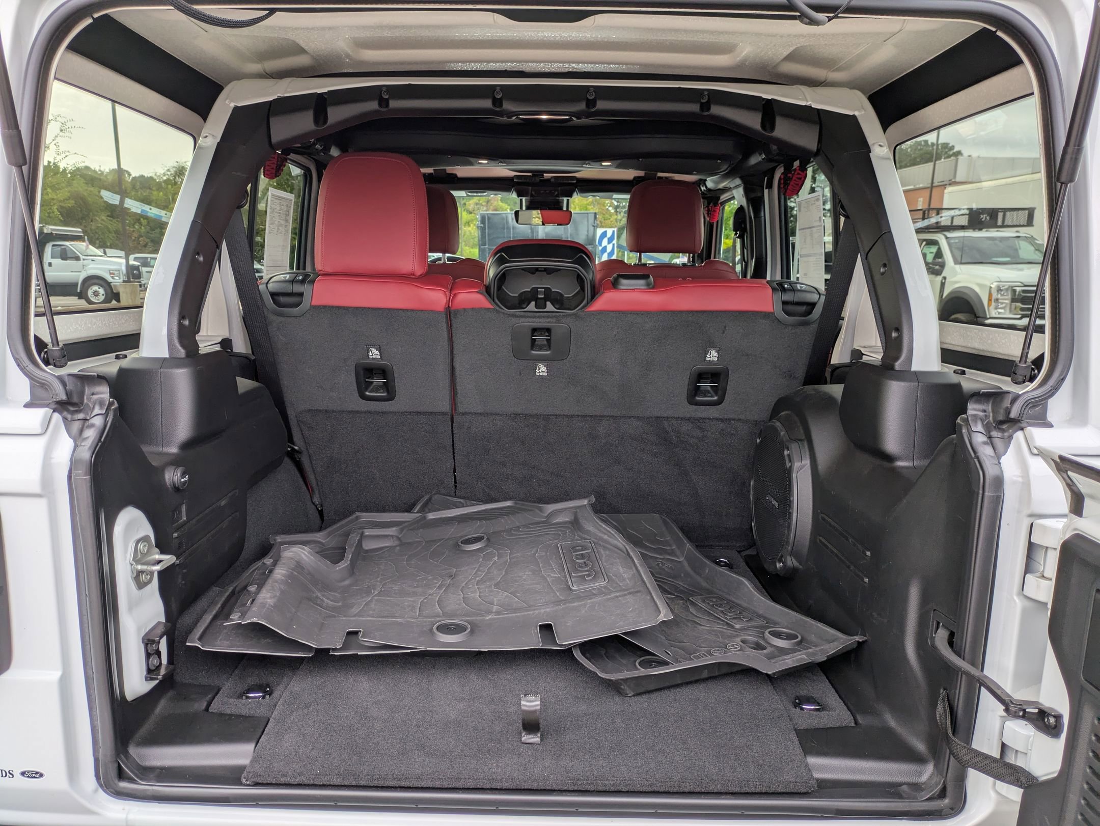 Used 2024 Jeep Wrangler Unlimited Rubicon 392 image 34