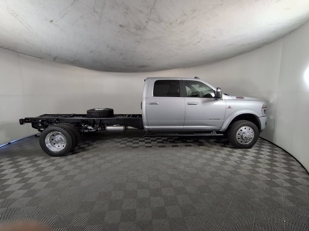 New 2026 RAM 5500 Tradesman AWD/4WD image 4