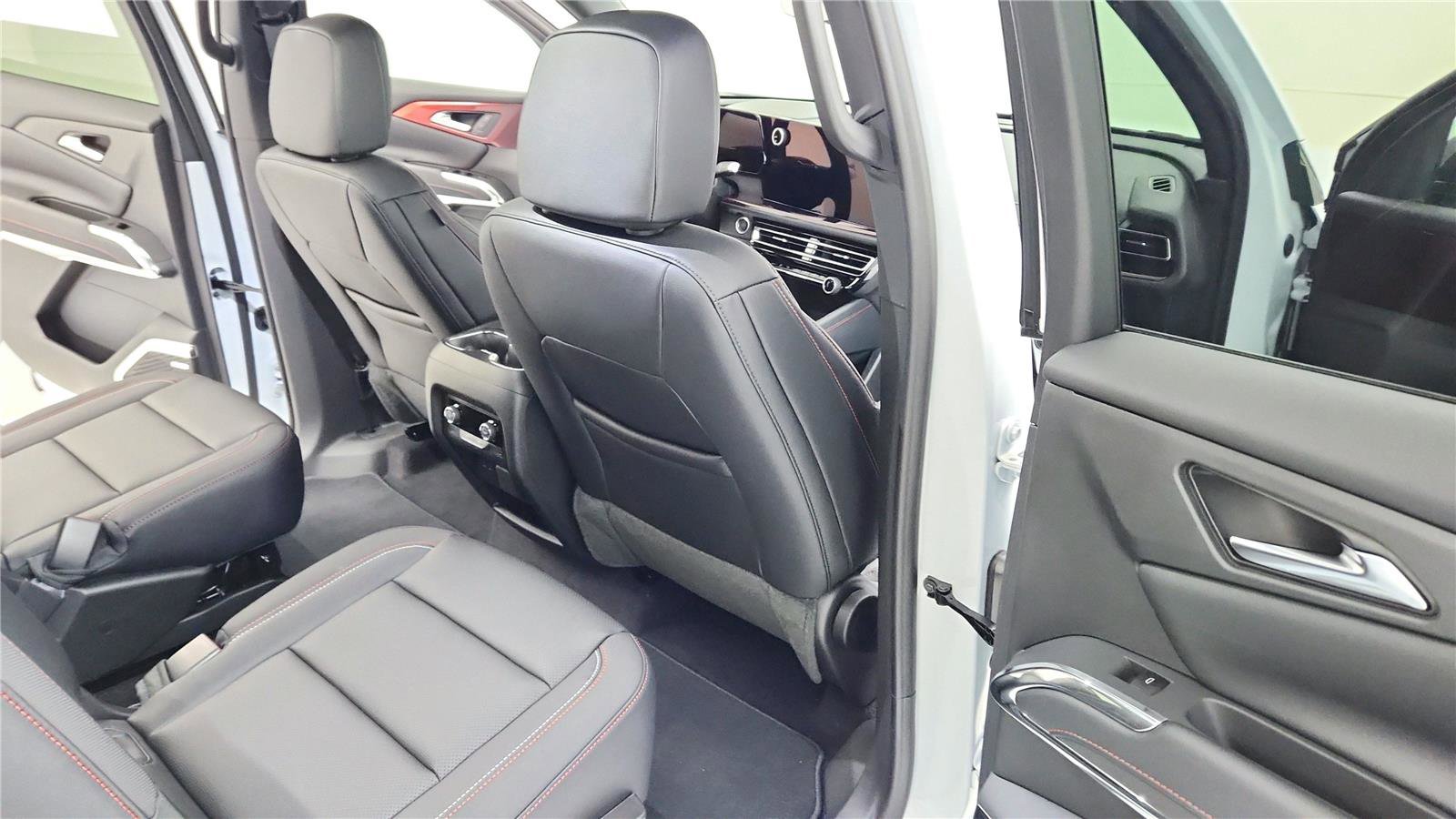 New 2026 Chevrolet Traverse Z71 w/ Enhanced Driving Package AWD/4WD image 20