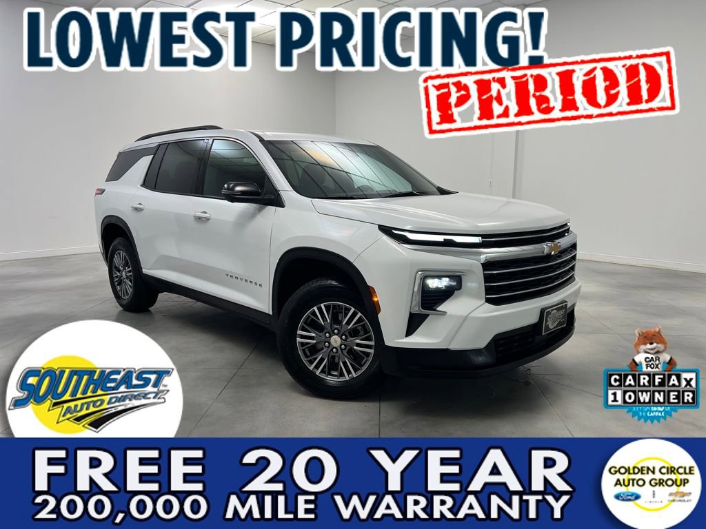 Used 2024 Chevrolet Traverse LT image 1
