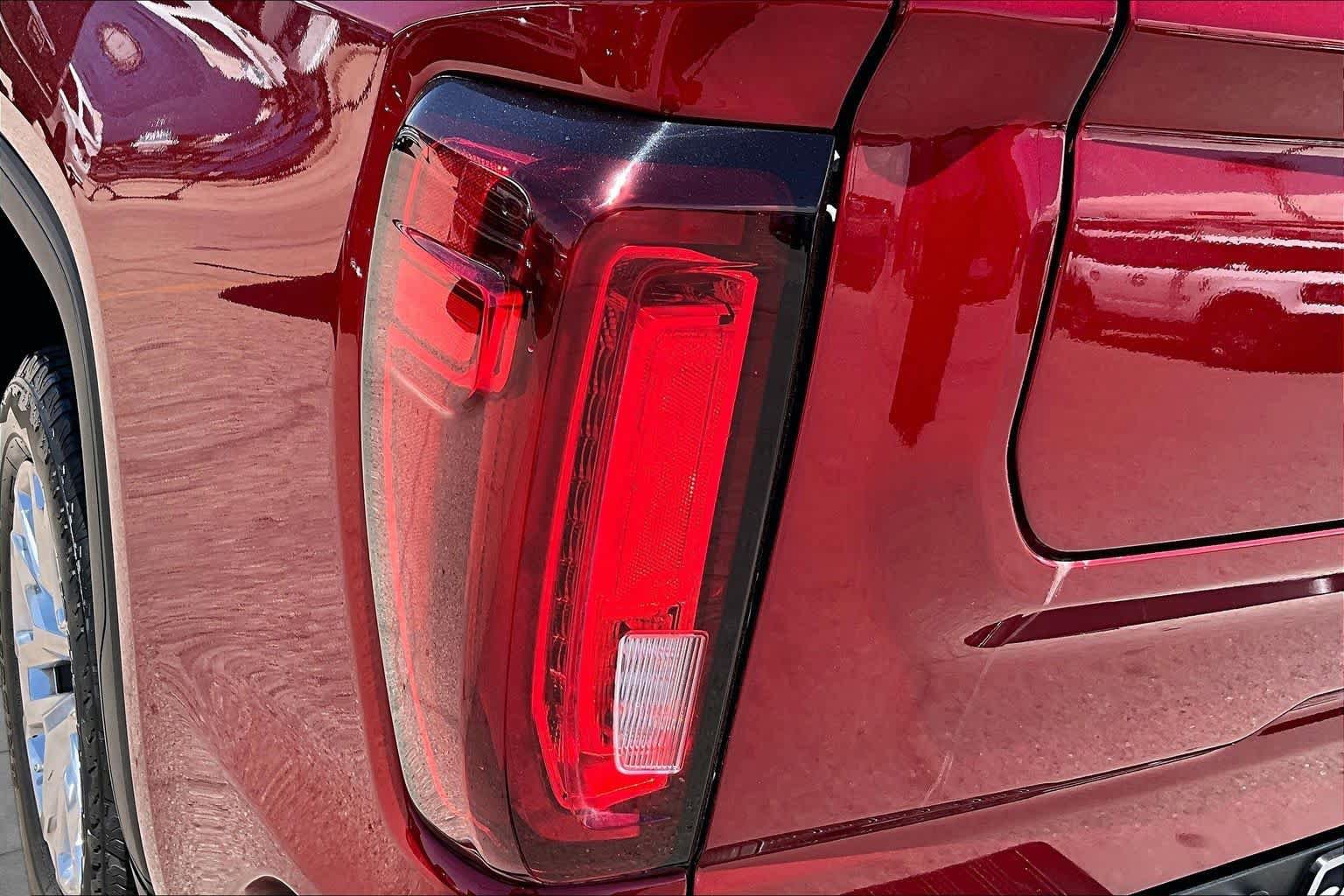 Used 2021 GMC Sierra 1500 SLT AWD/4WD image 29