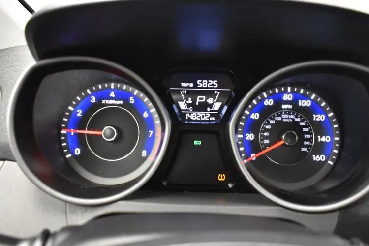 Used 2014 Hyundai Elantra SE FWD image 25