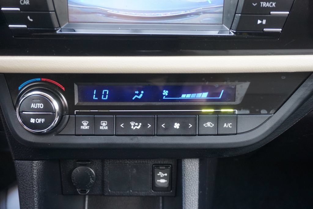 Used 2015 Toyota Corolla LE FWD image 10